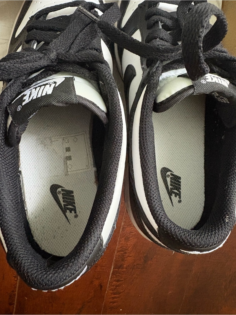 Nike Dunks Low (GS) - Picture 6 of 9